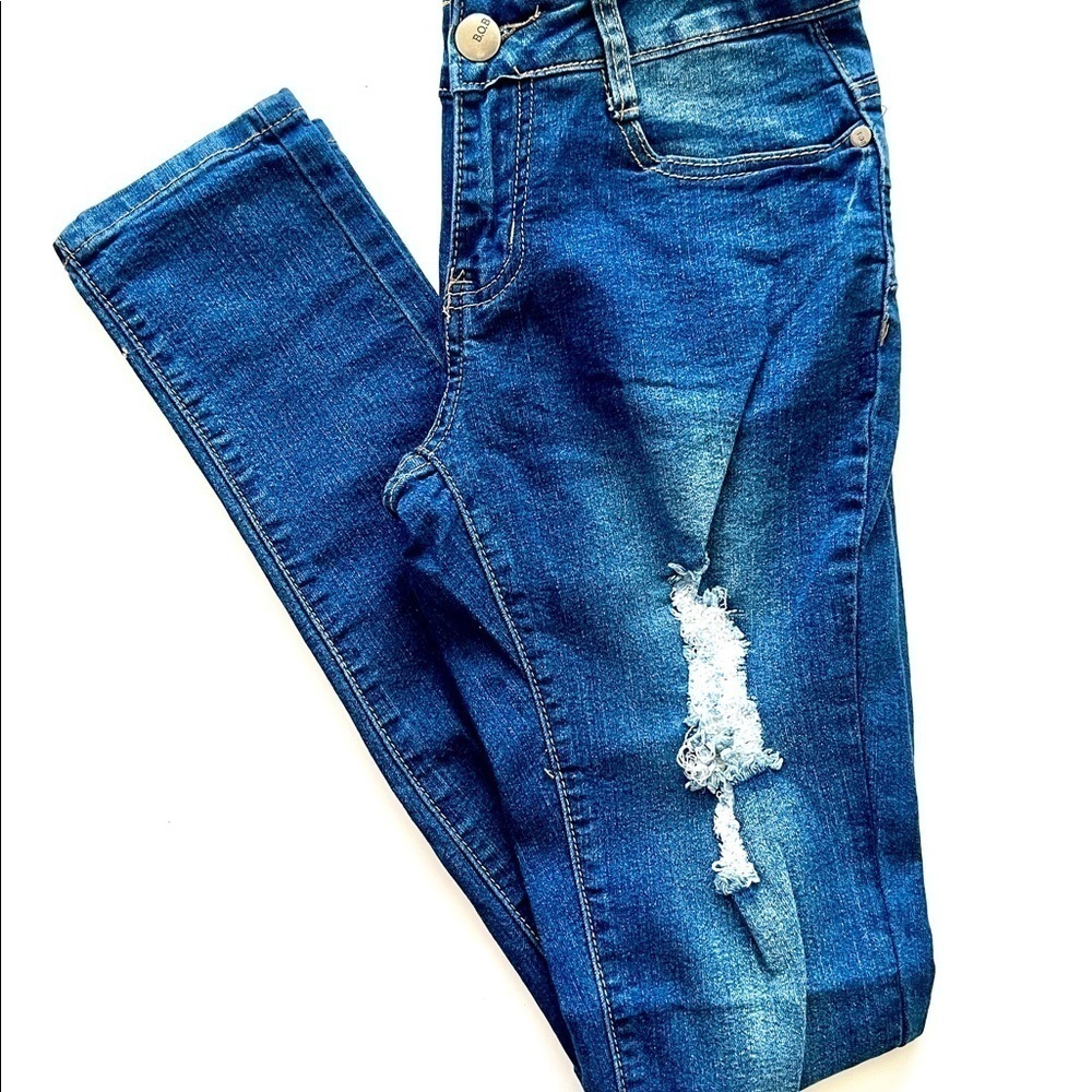 Bobโs Jeanโs Destroyed Skinny Denim, Sz 1/2๐๐๏ธ๐ Super flattering & Stretchyyyy - Picture 2 of 10
